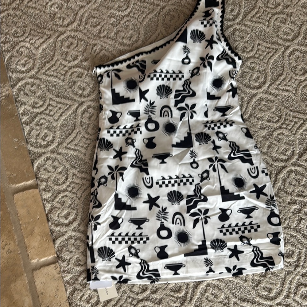 Commense Black and White One-Shoulder Mini Dress